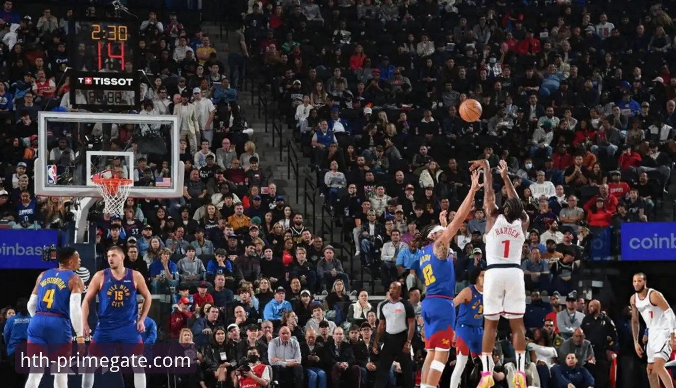 HTH华体会官网入口官方 米切尔的爆发与哈登的掌控:一场胜利背后的两种核心逻辑